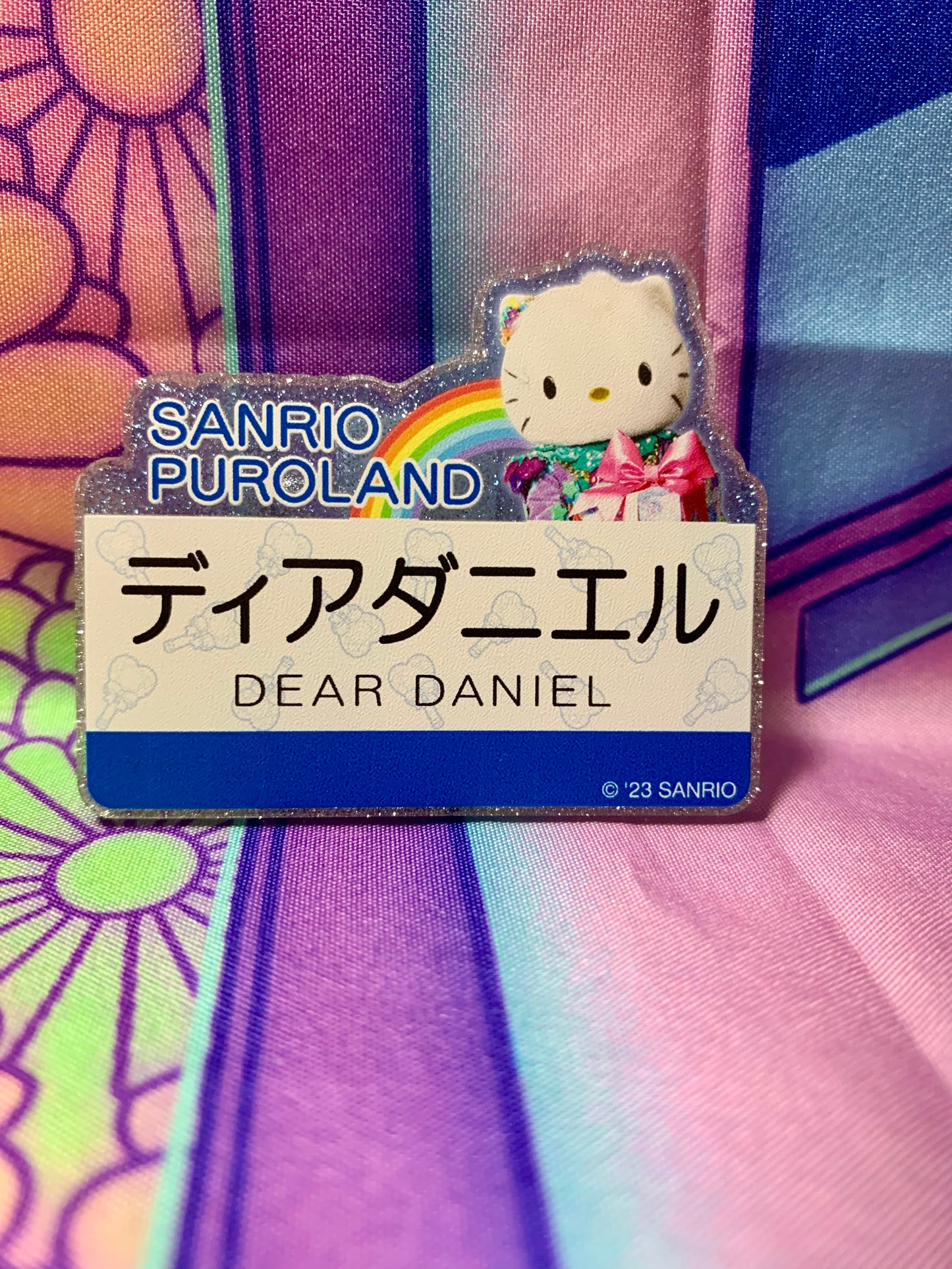 Badge - Dear Daniel - Sanrio Puroland 2023 - Comme neuf