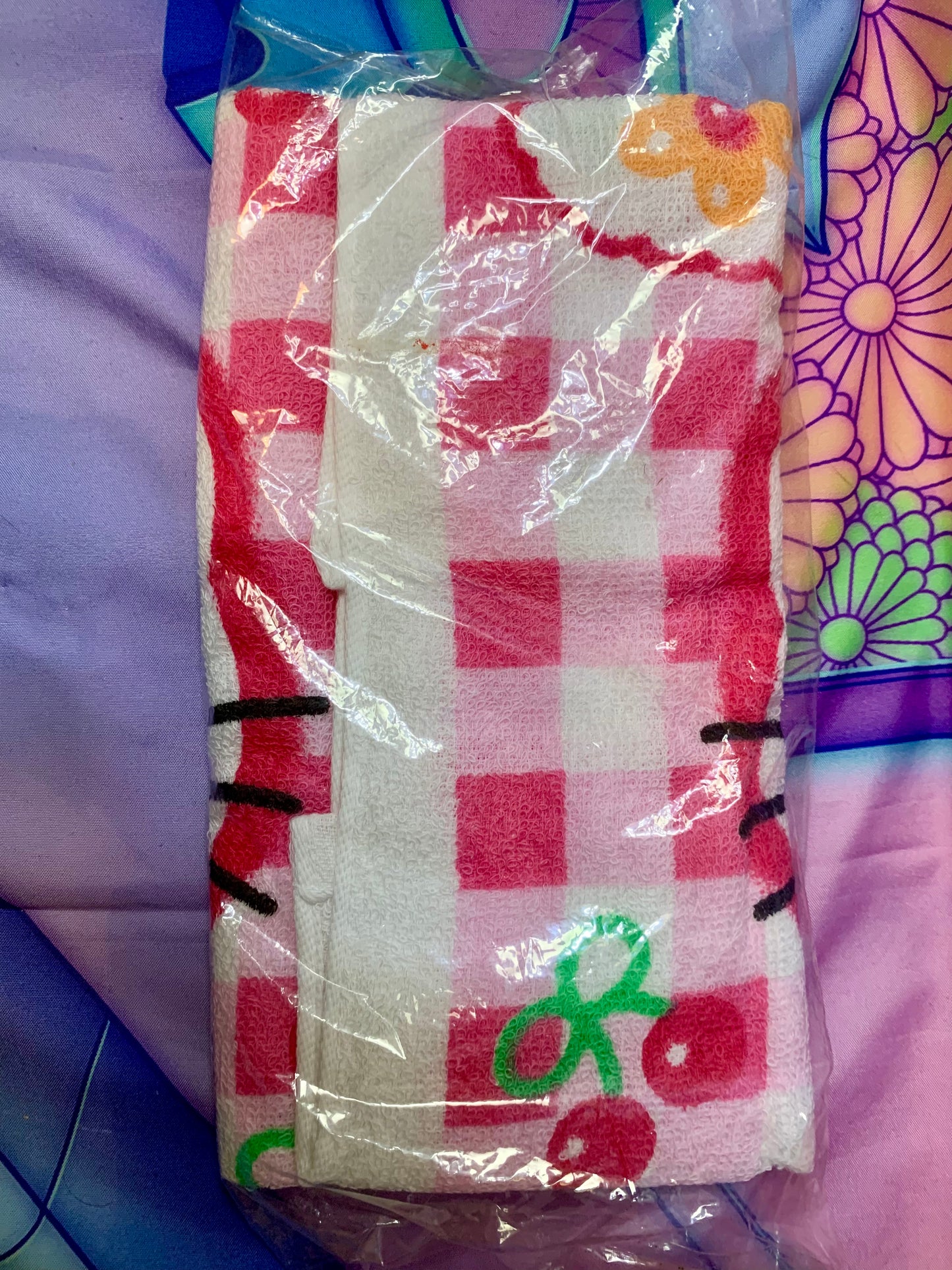 Serviette / Towel - Hello Kitty - Sanrio - 24cm x 32cm - Neuve
