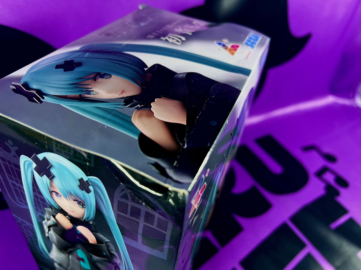 Figurine - Hatsune Miku - Project Sekai ft. Miku - 20cm (Boite abimée B) [En Stock]